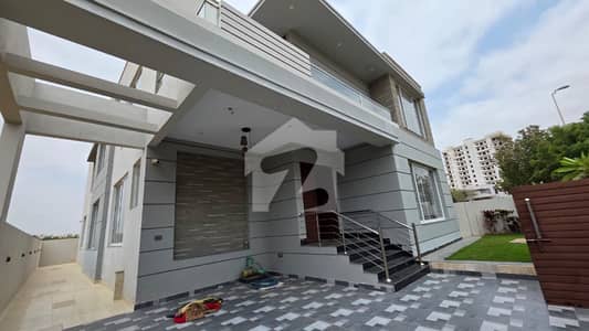 500sq yd Luxury Villa FOR SALE. 2km from Entrance of BTK. 6 Bed DDL 2 Kitchens
