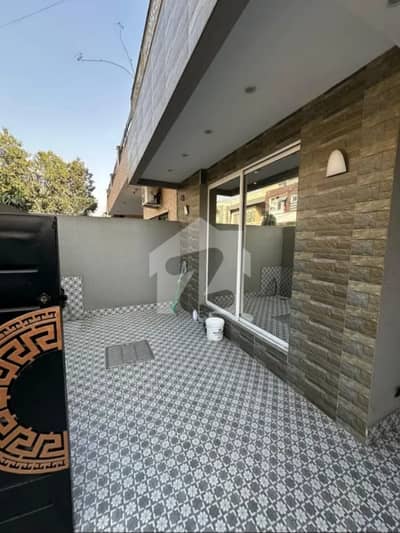 10 MARLA BRAND NEW ULTRA MODERN DESIGN HOUSE FOR SALE