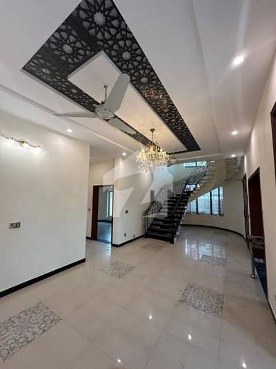 10 Marla House Available For Rent In Opf