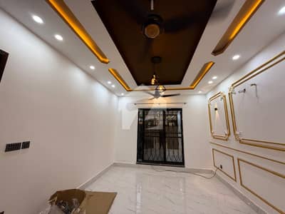 Prime Location 10 Marla Ground Floor Portion for Rent Rose Block, Park View City