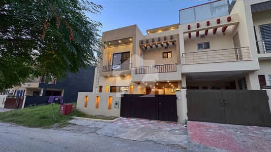 Lawn Available | 8 Marla Brand New Designer House For Sale in Bahria Town Ph 8 Ali Block RWP