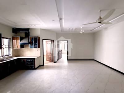 A Well Designed Prime Location House Is Up For rent In An Ideal Location In Gujranwala