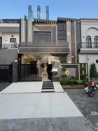 5 Marla Ultra Modern House Available For Sale 5 Marla Ultra Modern House Available For Sale