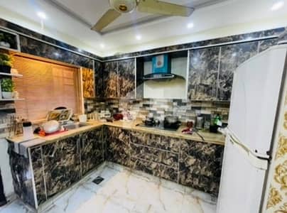 بحریہ ٹاؤن سیکٹر ای بحریہ ٹاؤن,لاہور میں 3 کمروں کا 5 مرلہ مکان 2.35 کروڑ میں برائے فروخت۔