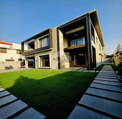 1000 yards Bungalow Semi Furnished Renovated Available for Sale