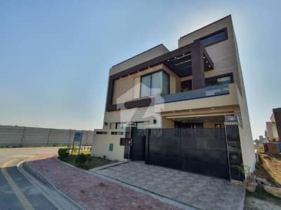 A Corner House Ff 6 Marla In Lahore