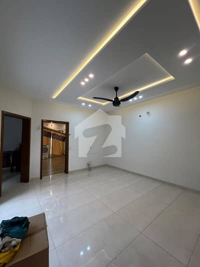 9 Marla Corner Luxurious House For Sale