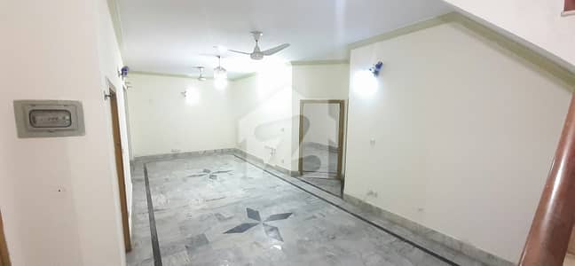 ای ۔ 11 اسلام آباد میں 2 کمروں کا 10 مرلہ زیریں پورشن 70.0 ہزار میں کرایہ پر دستیاب ہے۔