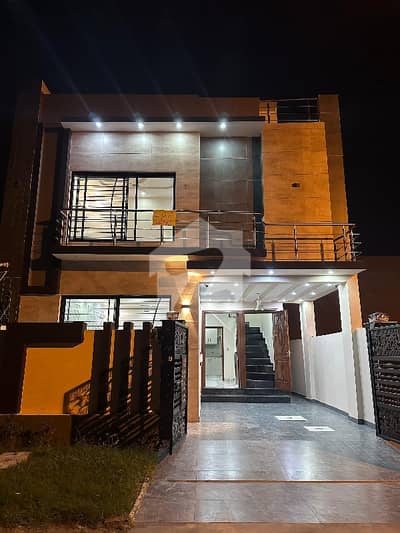ڈی ایچ اے 11 رہبر لاہور میں 3 کمروں کا 5 مرلہ مکان 2.75 کروڑ میں برائے فروخت۔ ڈی ایچ اے 11 رہبر لاہور میں 3 کمروں کا 5 مرلہ مکان 2.75 کروڑ میں برائے فروخت۔