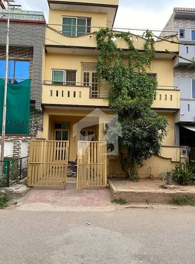 G 13 4.4 MARLA TRIPLE STORY HOUSE AVAIANBLE FOR SALE