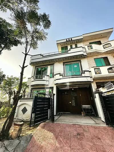G 13 4.4 MARLA HOUSE AVAILABLE FOR SALE