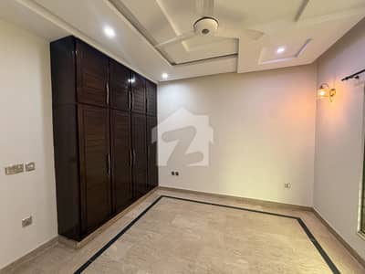 10 Marla Upper Portion Available For Rent 10 Marla Upper Portion Available For Rent