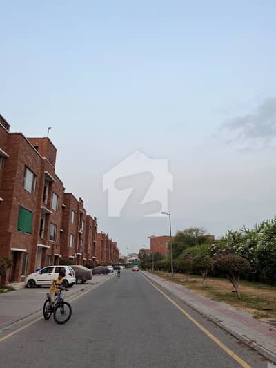 عوامی ولاز - بلاک ڈی عوامی ولاز,بحریہ آرچرڈ,لاہور میں 2 کمروں کا 5 مرلہ فلیٹ 57.0 لاکھ میں برائے فروخت۔ عوامی ولاز - بلاک ڈی عوامی ولاز,بحریہ آرچرڈ,لاہور میں 2 کمروں کا 5 مرلہ فلیٹ 57.0 لاکھ میں برائے فروخت۔