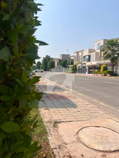 10 Marla Plot For Sale In LDA Avenue 1 Block L 60 Feet Road Near Park & Main Boulevard
