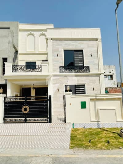 7.25 Marla House for Sale in Bahria Nasheman Lahore Prime Location Near Park & Hospital Lead-Generating Keywords:#BahriaNasheman #7MarlaHouse #HouseForSale #BahriaNashemanLahore #LahoreRealEstate #DHAAccess #PropertyForSale