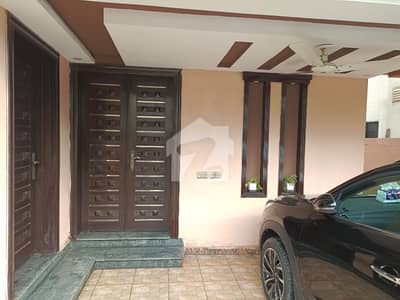 10 Marla Beautiful House At Prime Location Of Bahria Town Lahore
