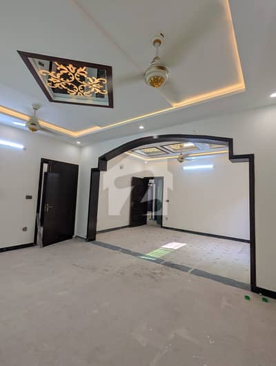 1 KANAL BRAND NEW UPPER PORTION FOR RENT