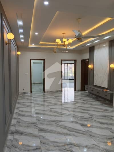 8 MARLA BRAND NEW LUXURY UPPER PORTION AVAILABLE FMC 8 MARLA BRAND NEW LUXURY UPPER PORTION AVAILABLE FMC