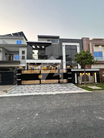10-Marla House with High-End Ultra Modern Front Elevation For Sale In LDA Approved Society 10-Marla House with High-End Ultra Modern Front Elevation For Sale In LDA Approved Society