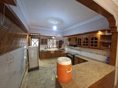 400 Square Yard Single Story Bungalow Available For Sale In Gulistan E Jauhar