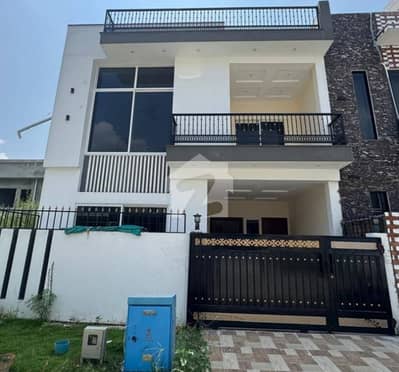 Mumtaz City 5 Marla Upper Portion For Rent Available