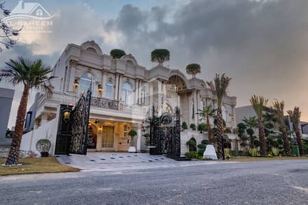 2 KANAL FACING PARK FULLY FURNISHED BUNGALOW WITH SWIMMING POOL AND HOME THEATRE FOR SALE IN PHASE 6.