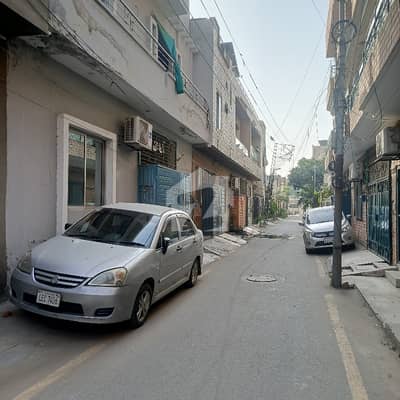 علامہ اقبال ٹاؤن ۔ جہانزیب بلاک علامہ اقبال ٹاؤن,لاہور میں 4 کمروں کا 5 مرلہ مکان 3.0 کروڑ میں برائے فروخت۔ علامہ اقبال ٹاؤن ۔ جہانزیب بلاک علامہ اقبال ٹاؤن,لاہور میں 4 کمروں کا 5 مرلہ مکان 3.0 کروڑ میں برائے فروخت۔