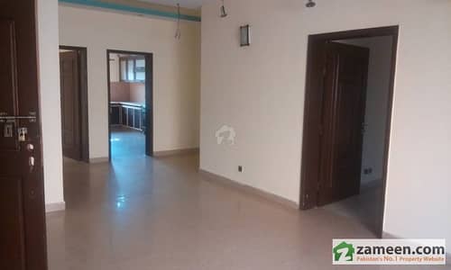 One Furnished Room Available For 1 kanal Lady Only