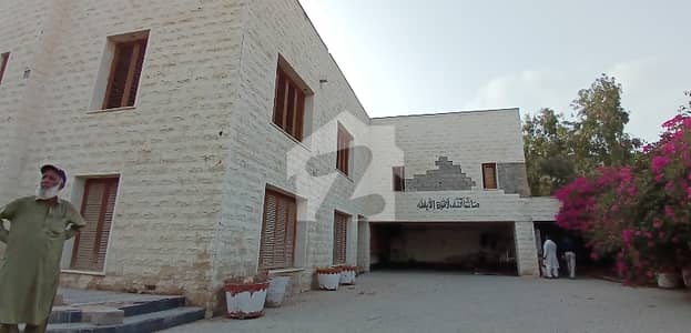 2000 yards independent banglow rent for office use school , software house