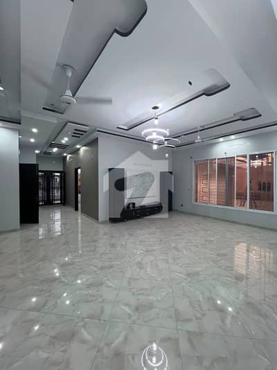 400 Yards Bungalow For Sale - G+1 - 3 Bed DD Each Floor - 4-5 Years Old - KDA Transfer - Block 3 Gulistan-E-Jauhar - Demand 9.25 Crore 400 Yards Bungalow For Sale - G+1 - 3 Bed DD Each Floor - 4-5 Years Old - KDA Transfer - Block 3 Gulistan-E-Jauhar - Demand 9.25 Crore