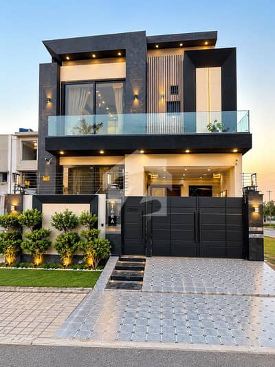 5 Marla Luxury Semi-Furnished Ultra Modern House | Prime Location A1 Block, Central Park Lahore