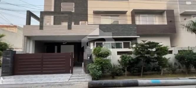 ڈائمنڈ سٹی غالب روڈ,سیالکوٹ میں 4 کمروں کا 12 مرلہ مکان 5.5 کروڑ میں برائے فروخت۔ ڈائمنڈ سٹی غالب روڈ,سیالکوٹ میں 4 کمروں کا 12 مرلہ مکان 5.5 کروڑ میں برائے فروخت۔