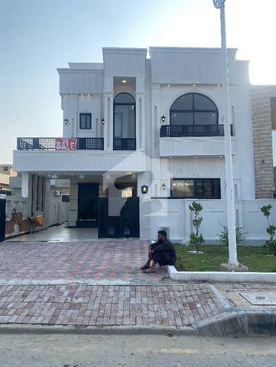 بحریہ ٹاؤن فیز 8 بحریہ ٹاؤن راولپنڈی,راولپنڈی میں 5 کمروں کا 10 مرلہ مکان 4.9 کروڑ میں برائے فروخت۔ بحریہ ٹاؤن فیز 8 بحریہ ٹاؤن راولپنڈی,راولپنڈی میں 5 کمروں کا 10 مرلہ مکان 4.9 کروڑ میں برائے فروخت۔