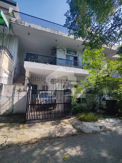 G10/1 30/50 Ground Portion Available For Rent 2bedrooms