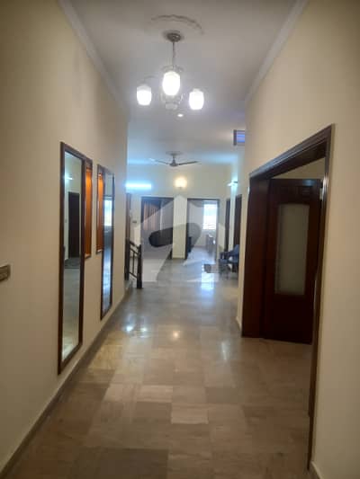 ای ایم ای سوسائٹی ۔ بلاک ای ای ایم ای سوسائٹی,لاہور میں 4 کمروں کا 1 کنال مکان 2.0 لاکھ میں کرایہ پر دستیاب ہے۔