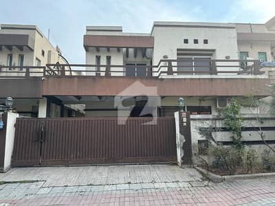 بحریہ ٹاؤن فیز 2 ایکسٹینشن بحریہ ٹاؤن راولپنڈی,راولپنڈی میں 4 کمروں کا 10 مرلہ مکان 4.5 کروڑ میں برائے فروخت۔ بحریہ ٹاؤن فیز 2 ایکسٹینشن بحریہ ٹاؤن راولپنڈی,راولپنڈی میں 4 کمروں کا 10 مرلہ مکان 4.5 کروڑ میں برائے فروخت۔