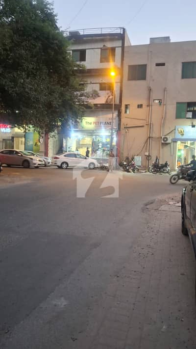 5 Floors Plaza Rs. 2.75 Lac Monthly Rental Income Excellent Commercial Location DHA LAHORE PHASE 1, BLOCK G