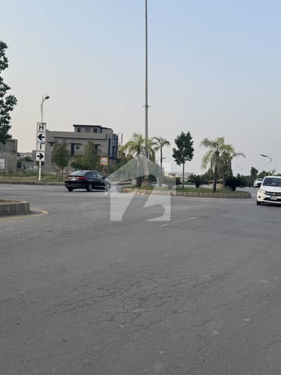 بحریہ ٹاؤن فیز 8 ۔ بلاک ایچ بحریہ ٹاؤن فیز 8,بحریہ ٹاؤن راولپنڈی,راولپنڈی میں 10 مرلہ رہائشی پلاٹ 1.15 کروڑ میں برائے فروخت۔