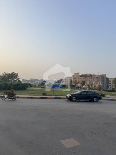 بحریہ ٹاؤن فیز 8 ۔ بلاک ایچ بحریہ ٹاؤن فیز 8,بحریہ ٹاؤن راولپنڈی,راولپنڈی میں 10 مرلہ رہائشی پلاٹ 1.35 کروڑ میں برائے فروخت۔