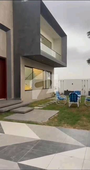 Prime Location In Bahria Town - Precinct 4 Of Karachi, A 500 Square Yards House Is Available