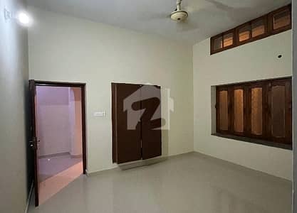 گلبرگ لاہور میں 8 کمروں کا 1 کنال مکان 4.0 لاکھ میں کرایہ پر دستیاب ہے۔