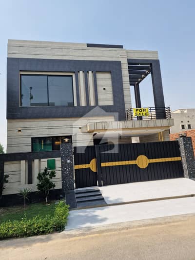 8 Marla Luxury Brand New House for Sale Near Market & All Amenities Bahria Orchard