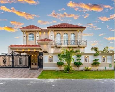 1 Kanal Top Quality Build Luxurious Beautiful Modern Design Villa With Basement For Sale In DHA Lahore Phase 7 Prime Location