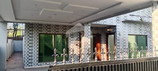 عسکری 3 عسکری,لاہور میں 4 کمروں کا 12 مرلہ مکان 5.0 کروڑ میں برائے فروخت۔
