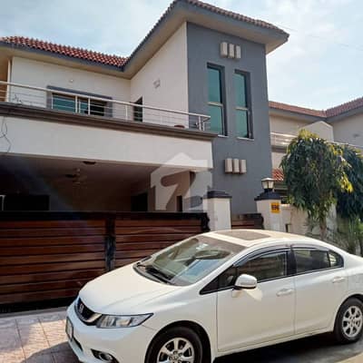 10-Marla 4-Bedrooms Beautiful House Available For Rent In Askari-11 Lahore