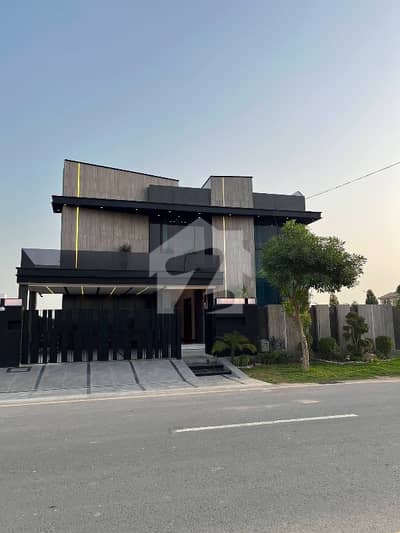 20 Marla Brand New Modern House For Sale