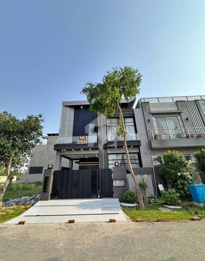 5 MARLA MODERN HOUSE FOR SALE IN DHA 9 TOWN.