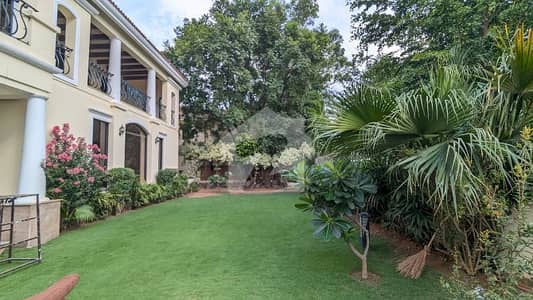 HOUSE FOR RENT 1388 Sqyrd Renovated Triple Storey 8-Bedrooms F_6/2