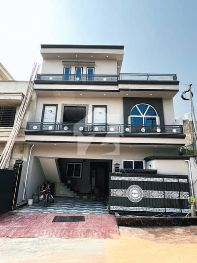 Centrally Located Prime Location House In Airport Housing Society - Sector 4 Is Available For sale Centrally Located Prime Location House In Airport Housing Society - Sector 4 Is Available For sale