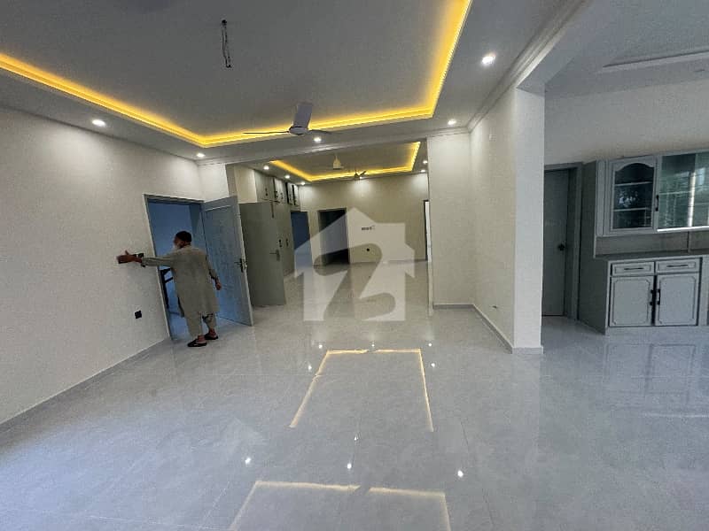 ایف ۔ 8 اسلام آباد میں 3 کمروں کا 1 کنال بالائی پورشن 3.95 لاکھ میں کرایہ پر دستیاب ہے۔ ایف ۔ 8 اسلام آباد میں 3 کمروں کا 1 کنال بالائی پورشن 3.95 لاکھ میں کرایہ پر دستیاب ہے۔
